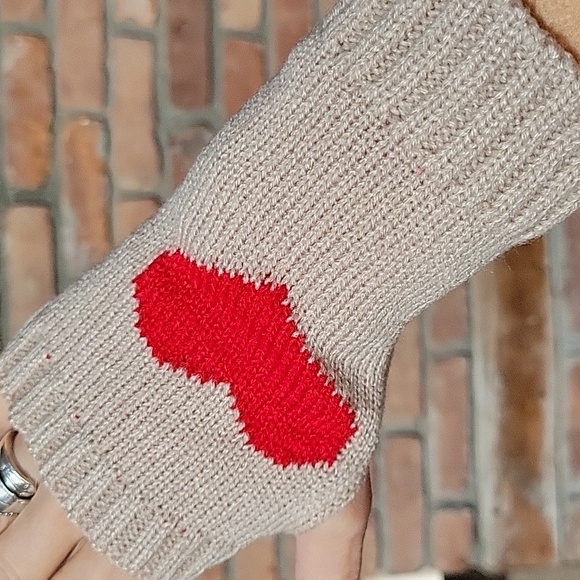 SWEETHEART FINGERLESS GLOVES - Picture 3 of 7